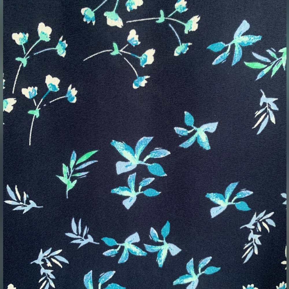 Banana Republic (Small) Round Neck, Belled Short Sleeves; Navy Blue w/flowers - Picture 6 of 6